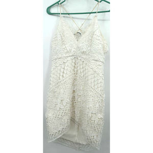 ASTR the label size Medium white crochet lace mini dress‎ sleeveless zip back